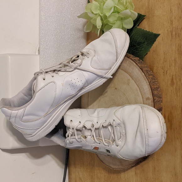 Asics Cheer 7 White Shoes Size 8.5 - Picture 2 of 8